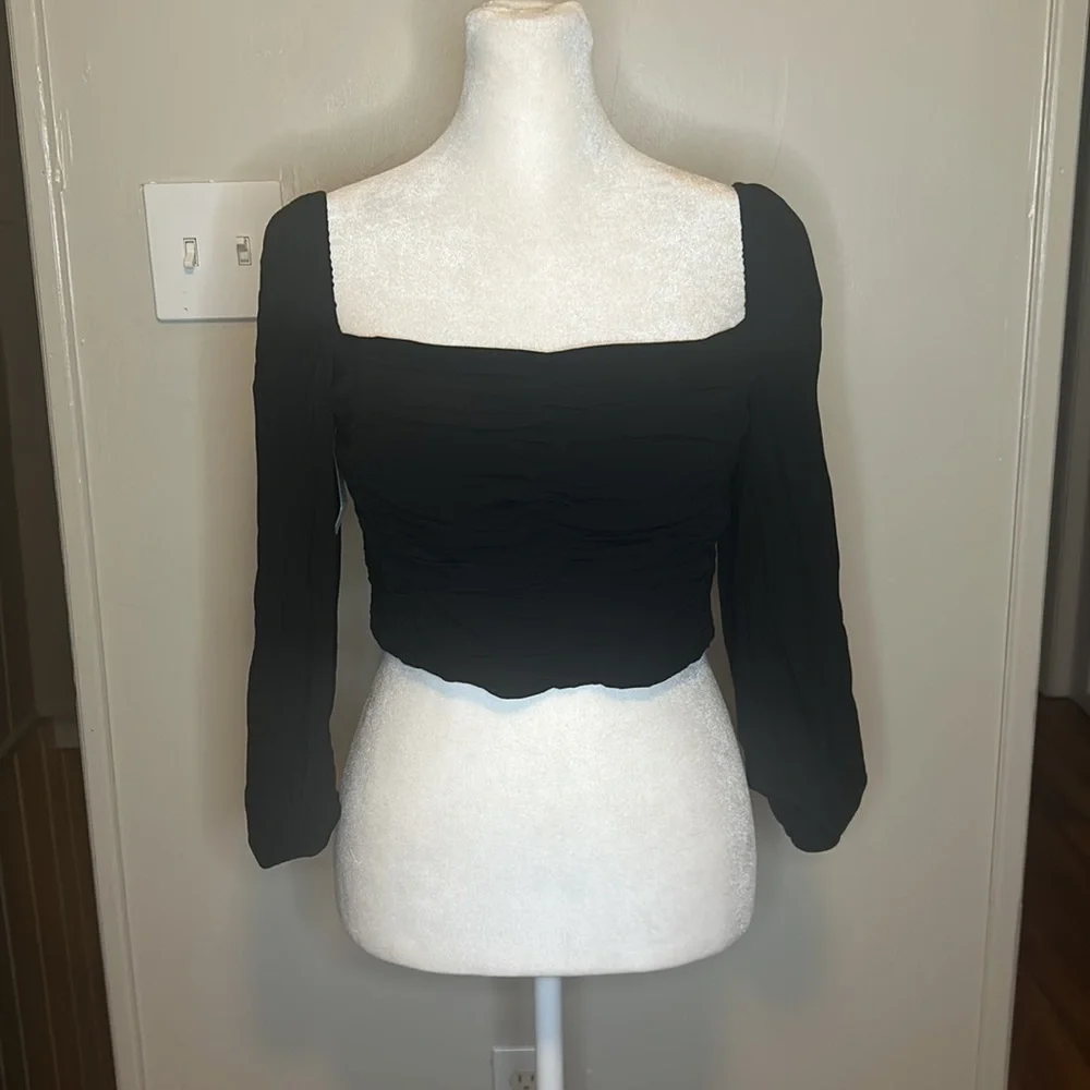 Aritzia Wilfred Lolita Smocked Cropped Blouse in Black NWT Size Medium